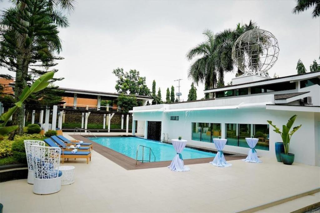 Whitewoods Convention And Leisure Hotel Silang Exterior foto