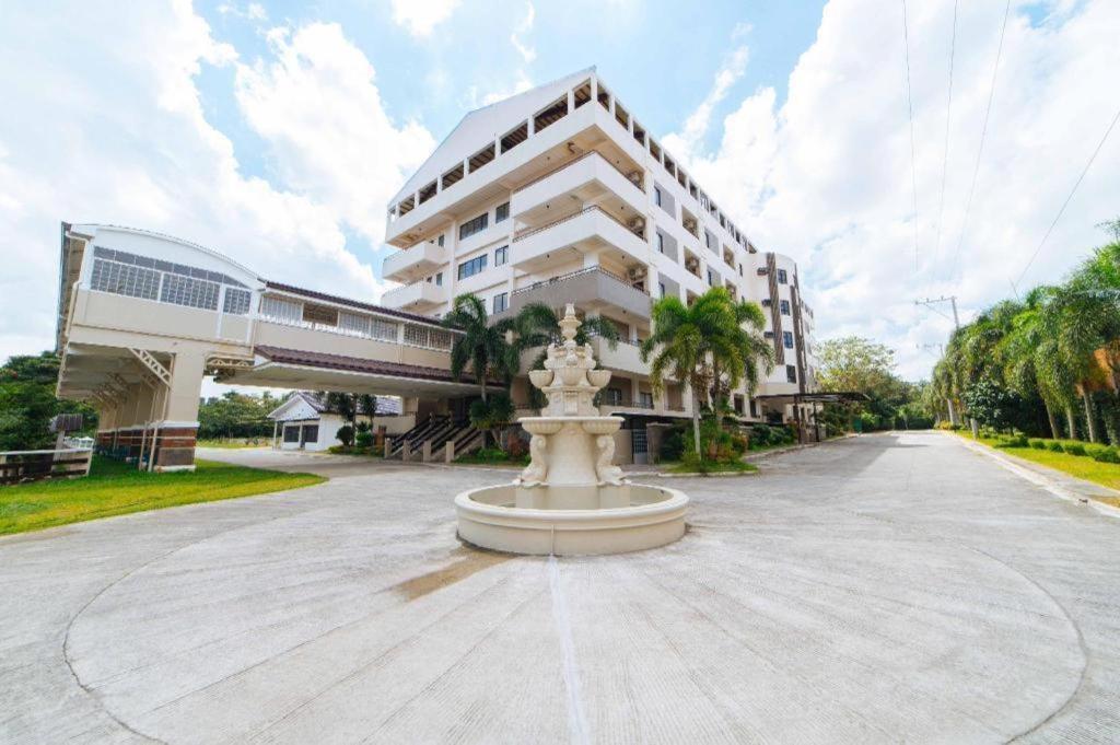 Whitewoods Convention And Leisure Hotel Silang Exterior foto